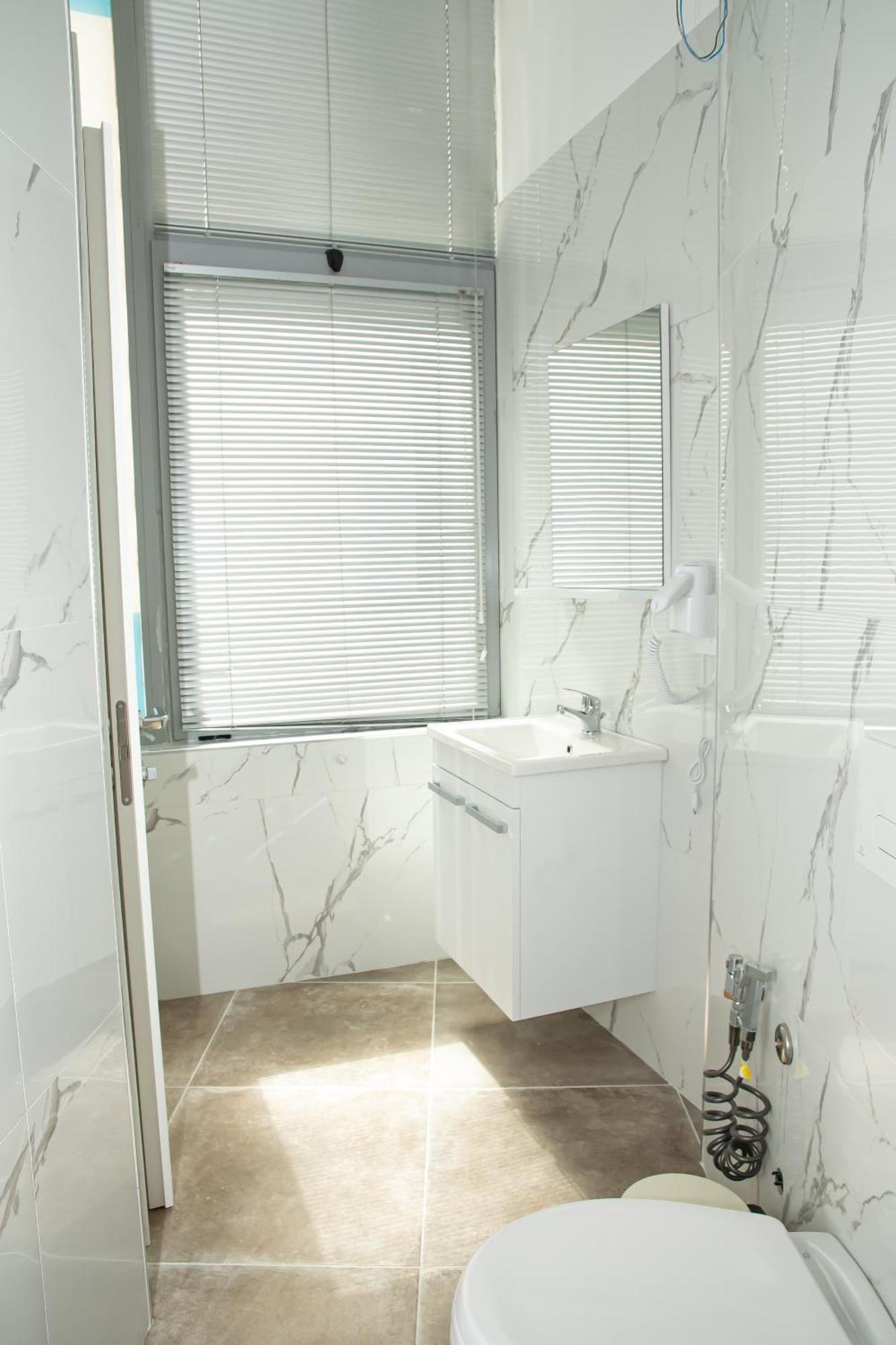 Alv Rent Rooms Vlorë Εξωτερικό φωτογραφία