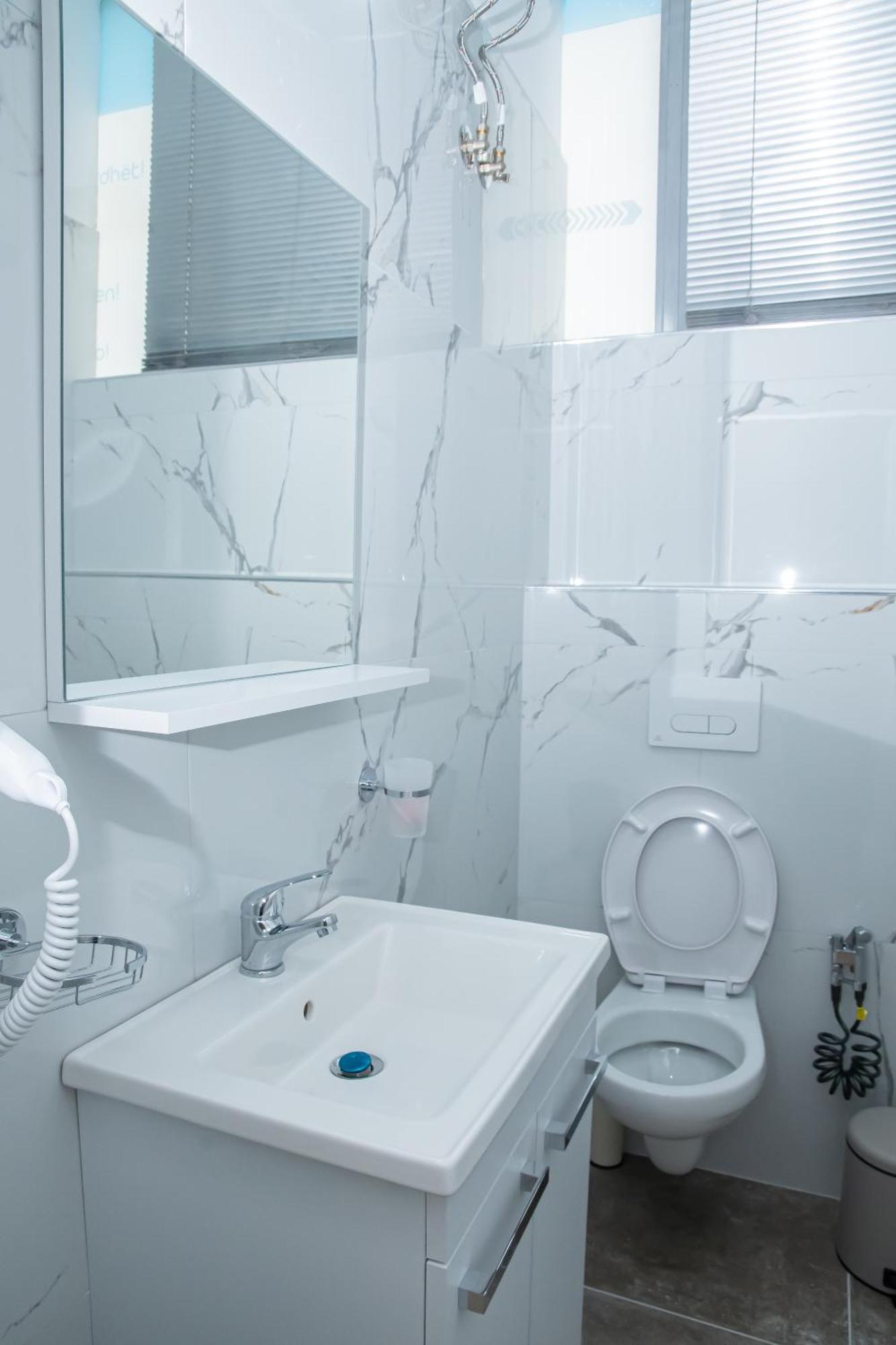 Alv Rent Rooms Vlorë Εξωτερικό φωτογραφία
